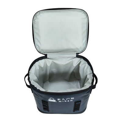 Zip adalah 14L Square Hopper Cooler dengan lapisan anti bocor yang bisa menahan 24 kaleng bir!